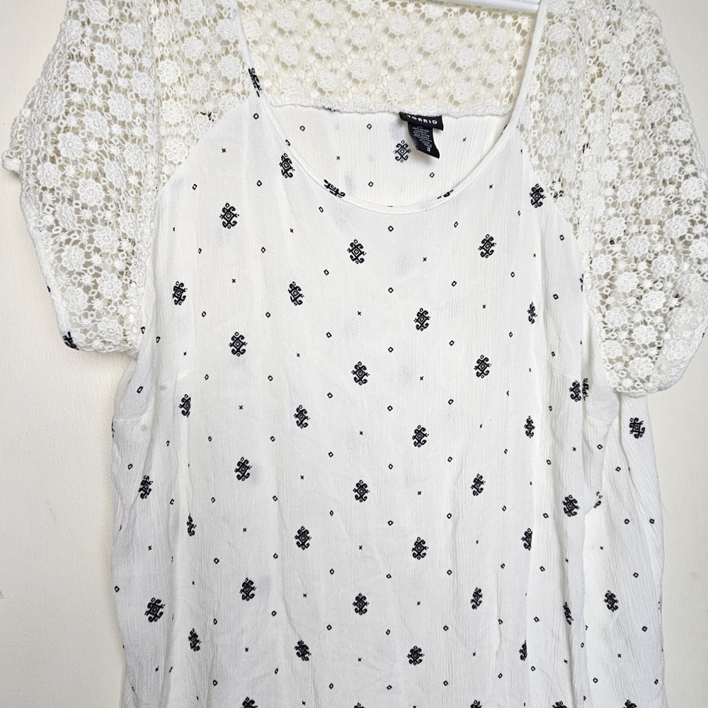 Torrid Crochet Sleeves Top, Size 3, white